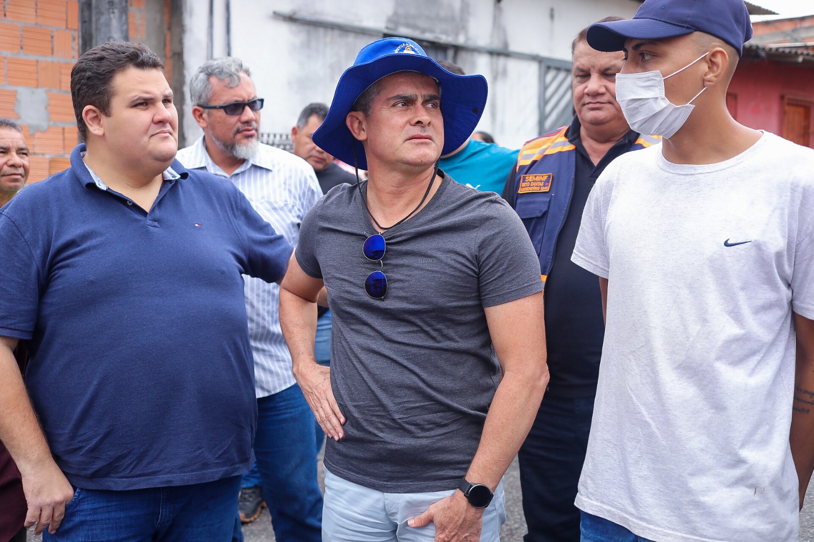Prefeito anuncia a chegada do programa ‘Asfalta Manaus’ na comunidade Peniel