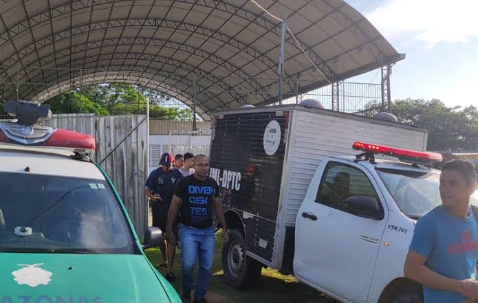 Vigilante é estrangulado no dia do vigia dentro de quadra de escola em Manaus