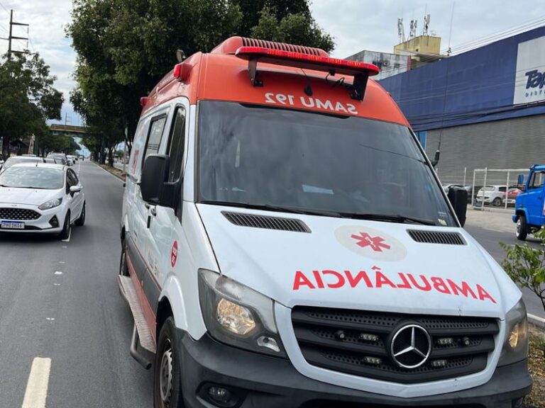 Grave acidente deixa dois feridos Av. Cosme Ferreira em Manaus