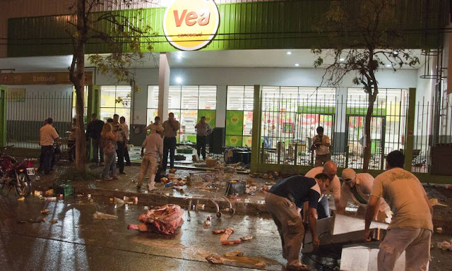 CRISE- Argentina vive onda de saques a lojas e supermercados