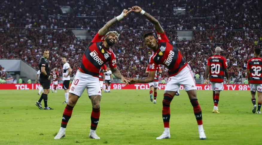 Flamengo vence o Olímpia e sai na frente por vaga nas quartas da Libertadores