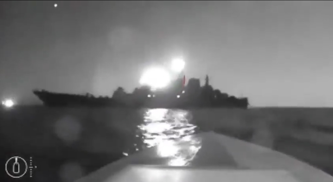 Ucrânia realiza ataque ‘bem-sucedido’ a navio russo no Mar Negro; veja vídeo