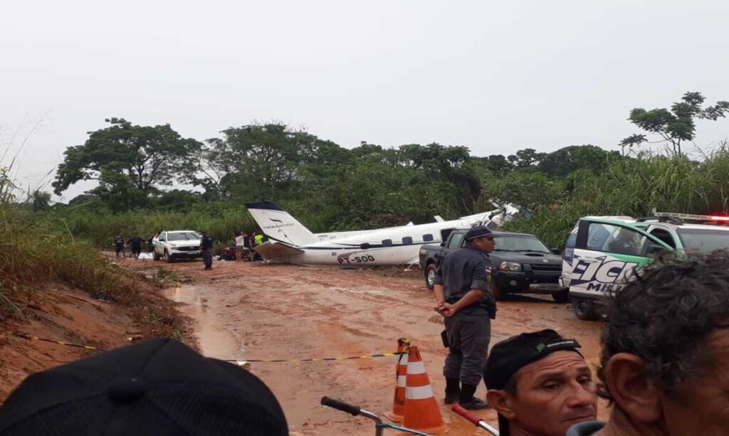 Quatorze passageiros morrem em acidente aéreo no município de Barcelos- AM