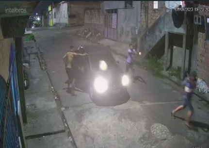 Câmera registra homem sendo executado, em Manaus 