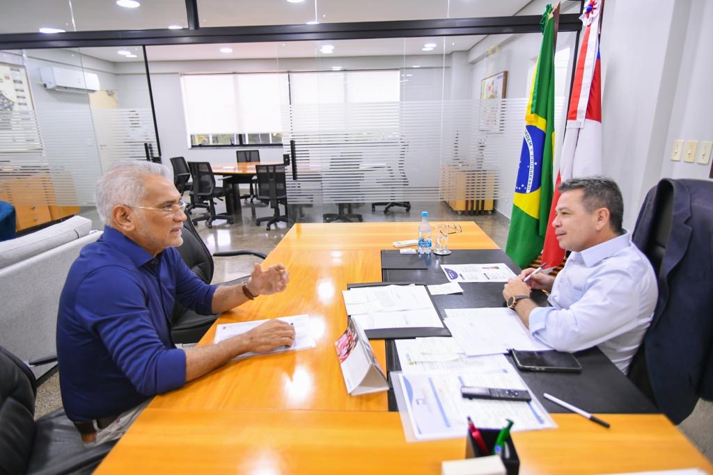 Cooperação entre Governo do Estado e Amazonas Energia garante abastecimento do interior na estiagem