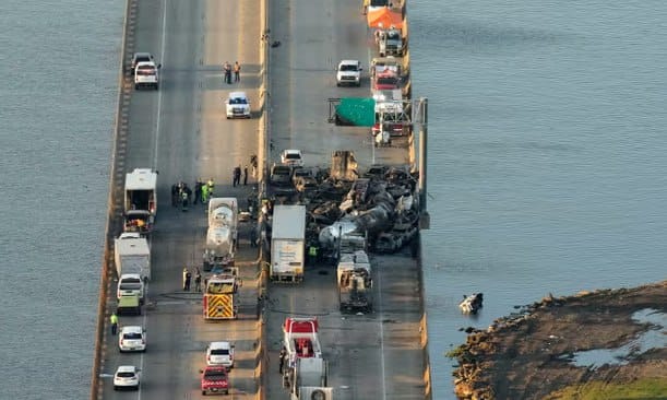 158 carros colidem nos EUA por conta de ‘superneblina’, deixando ao menos 7 mortos