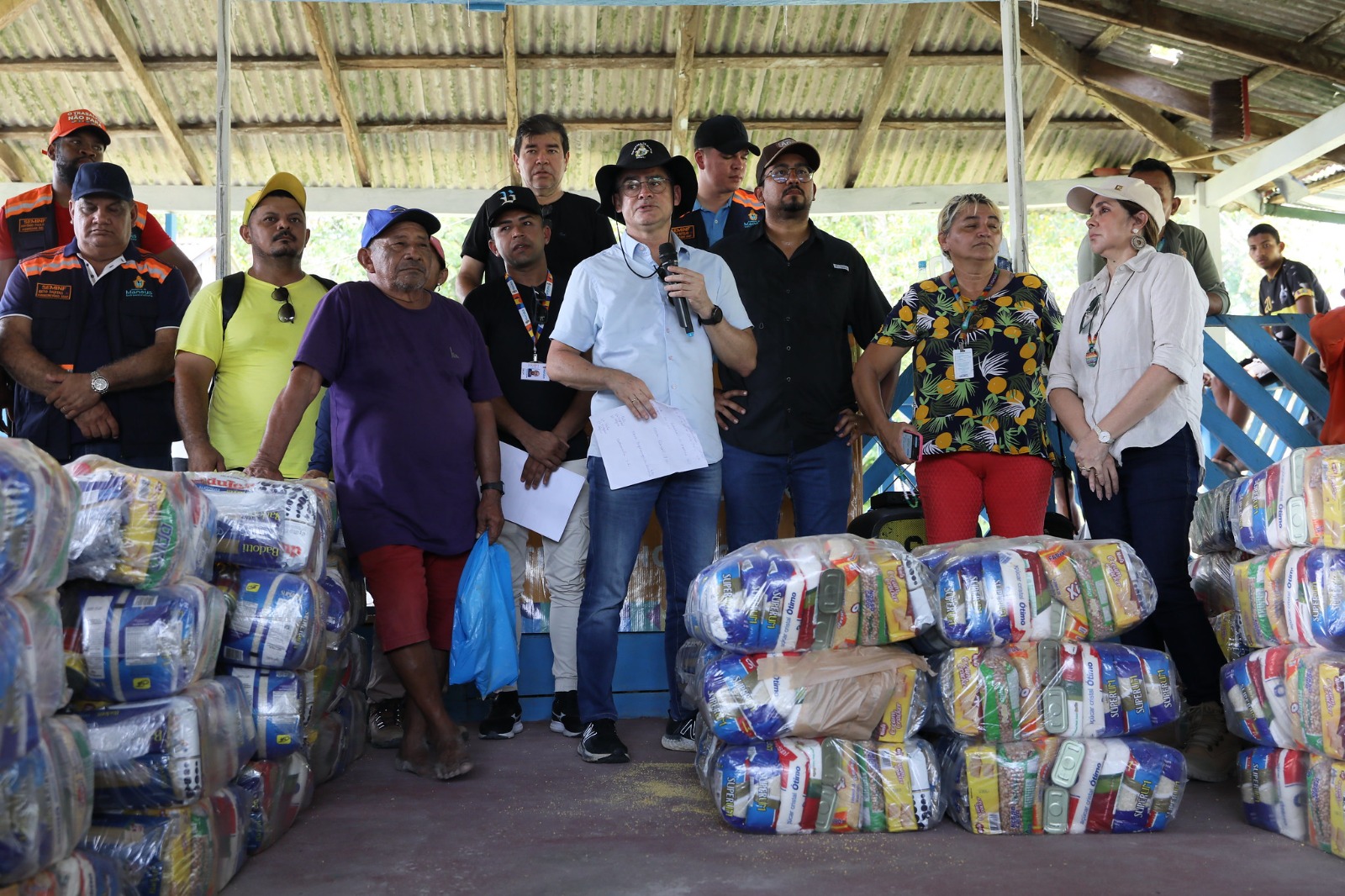 Prefeitura de Manaus leva ajuda humanitária a 3,5 mil famílias em três dias de ação