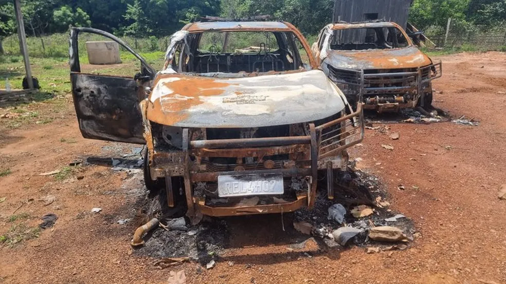 PF mira grupo criminoso suspeito de atacar e queimar carros de fiscais do ICMBio e Força Nacional no Amazonas