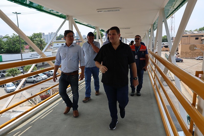 Prefeitura entrega passarela na avenida Ephigênio Salles no aniversário de Manaus