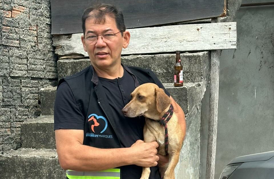 Kennedy Marques resgata cachorro após receber vídeo de maus-tratos