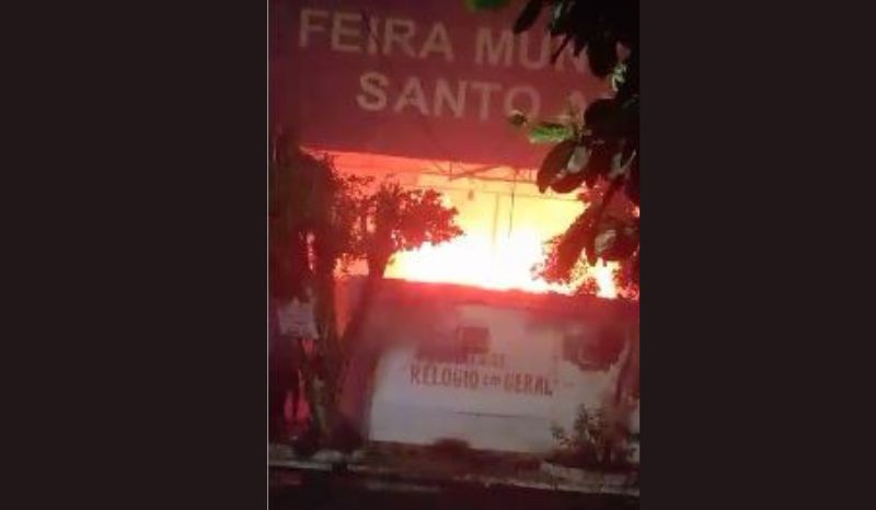 Prefeitura emite nota sobre o incêndio que atingiu a feira do Santo Antônio