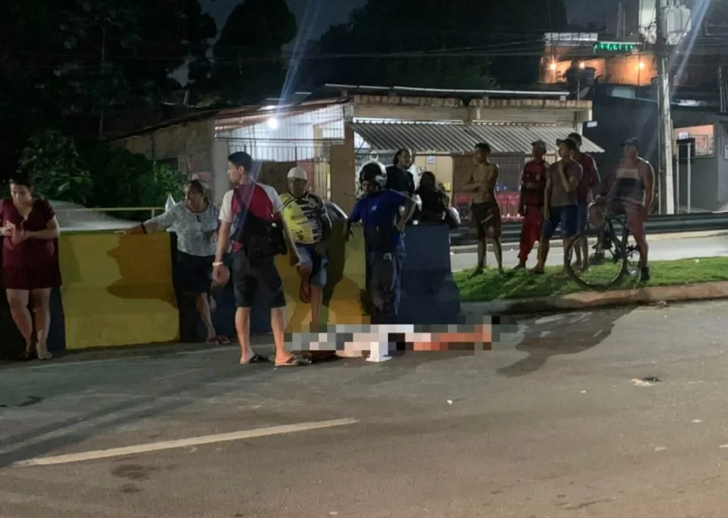Pedestre morre após ser atropelado em grave acidente de trânsito em avenida em Manaus