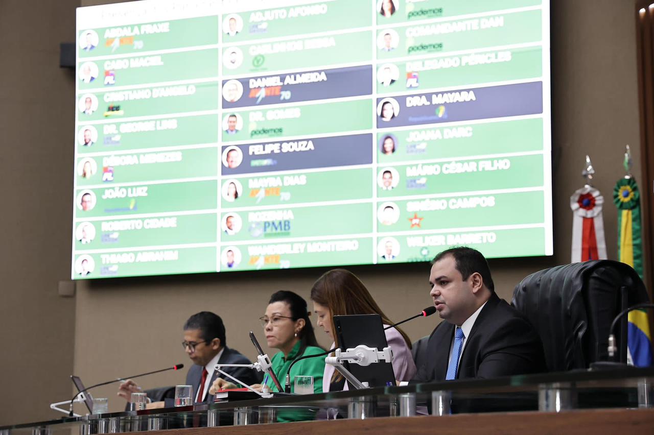 Lei de Roberto Cidade que amplia proteção ao consumidor ao proibir ações de telemarketing aguarda sanção governamental
