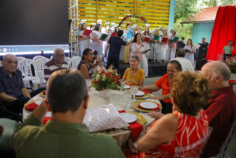Prefeitura de Manaus realiza ‘Natal de Luz’ para idosos residentes na Fundação Doutor Thomas