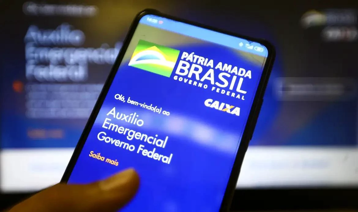 Indenização de R$ 15 mil do Auxílio Brasil: beneficiários podem consultar se têm direito a dinheiro