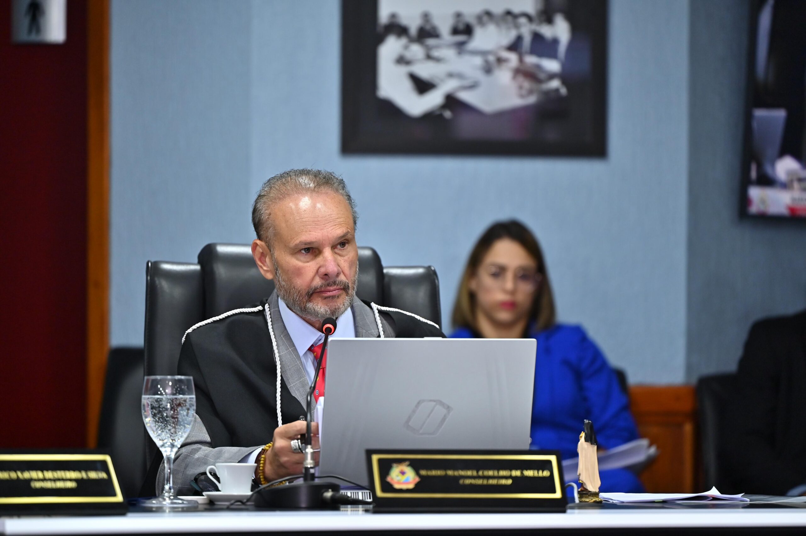 Conselheiro do TCE-AM determina suspensão imediata de pregão da Câmara Municipal de Manaus