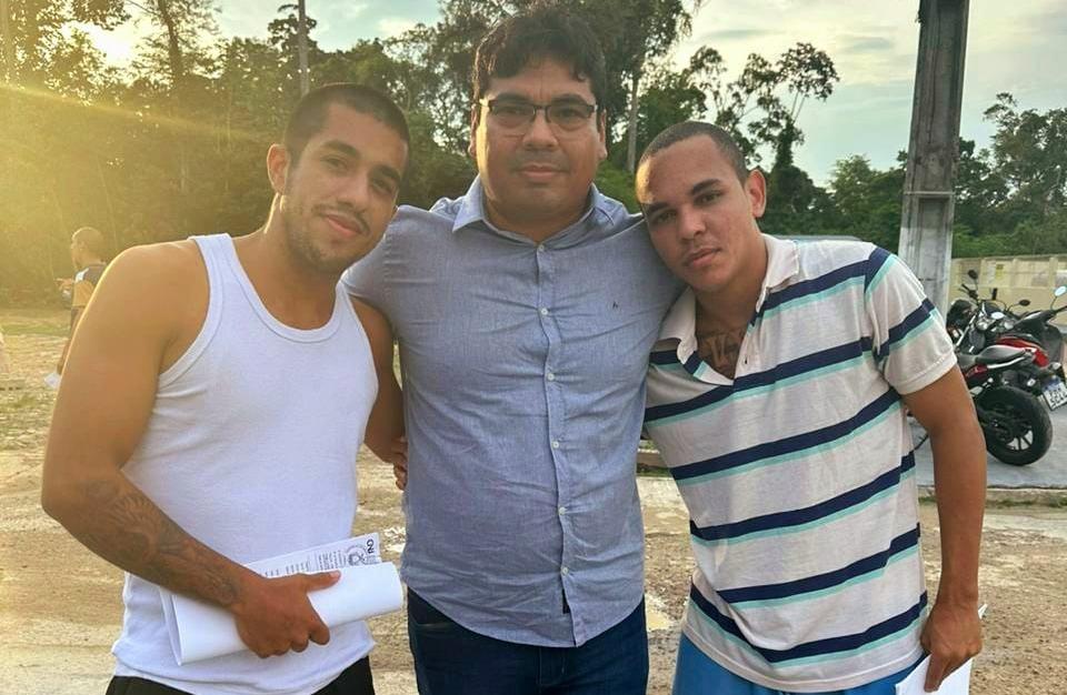 Lucas Picolé e Mano Queixo conseguem alvará de soltura e são liberados da prisão