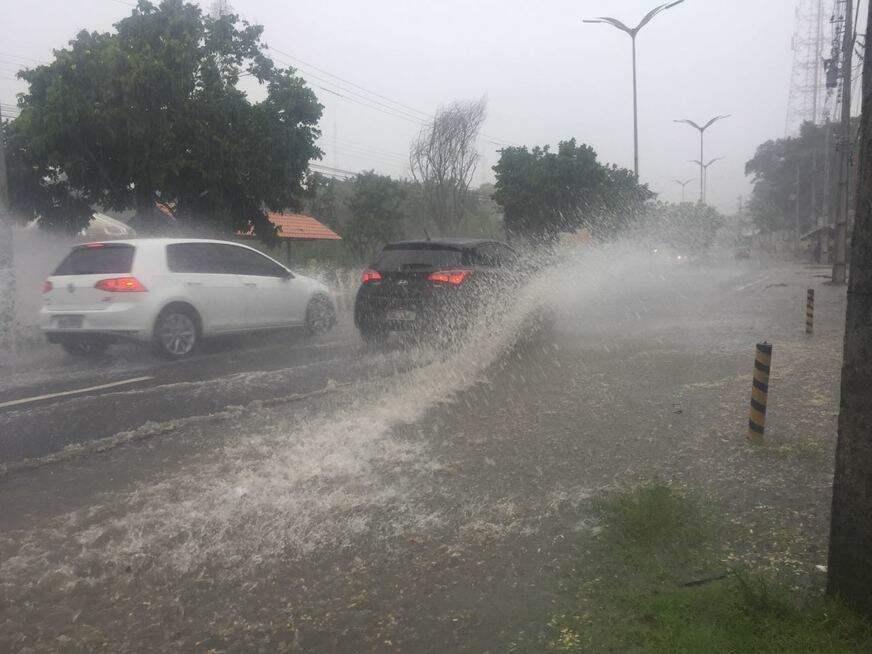 Com chuva intensa neste feriado, Manaus está em estado de ‘perigo potencial’, segundo Inmet