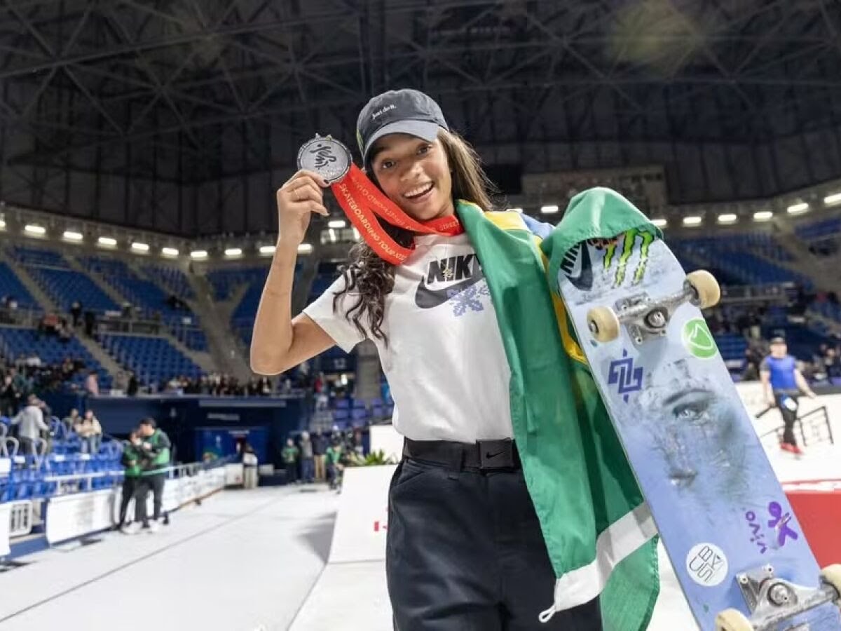 Rayssa Leal conquista medalha de prata no Mundial de Skate Street 2023