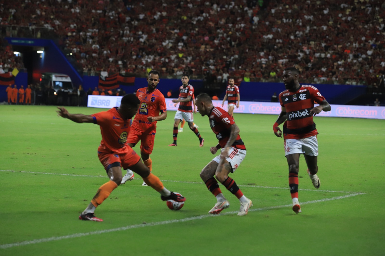 Flamengo goleia Audax por 4 a 0 em noite de festa do público na Arena da Amazônia