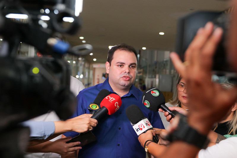 Governador em exercício, Roberto Cidade, visita Sine Amazonas e destaca ampliação de vagas de emprego em 2024