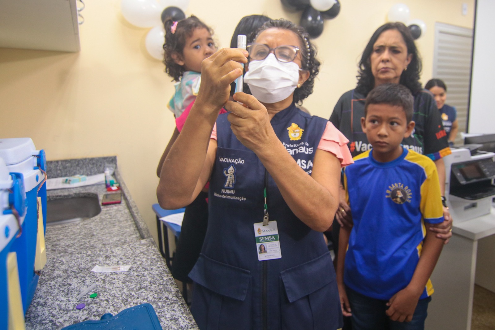 Prefeitura abre vacinação contra a dengue com a meta de alcançar mais de 60 mil crianças em Manaus
