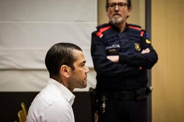 Começa julgamento de Dani Alves em Barcelona por acusação de estupro