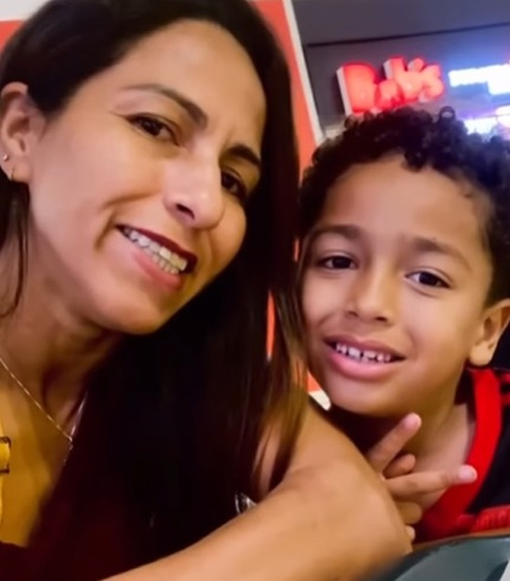 Menino Edson Davi completa um mês desaparecido no Rio e família faz ato: ‘Estou definhando’, diz mãe