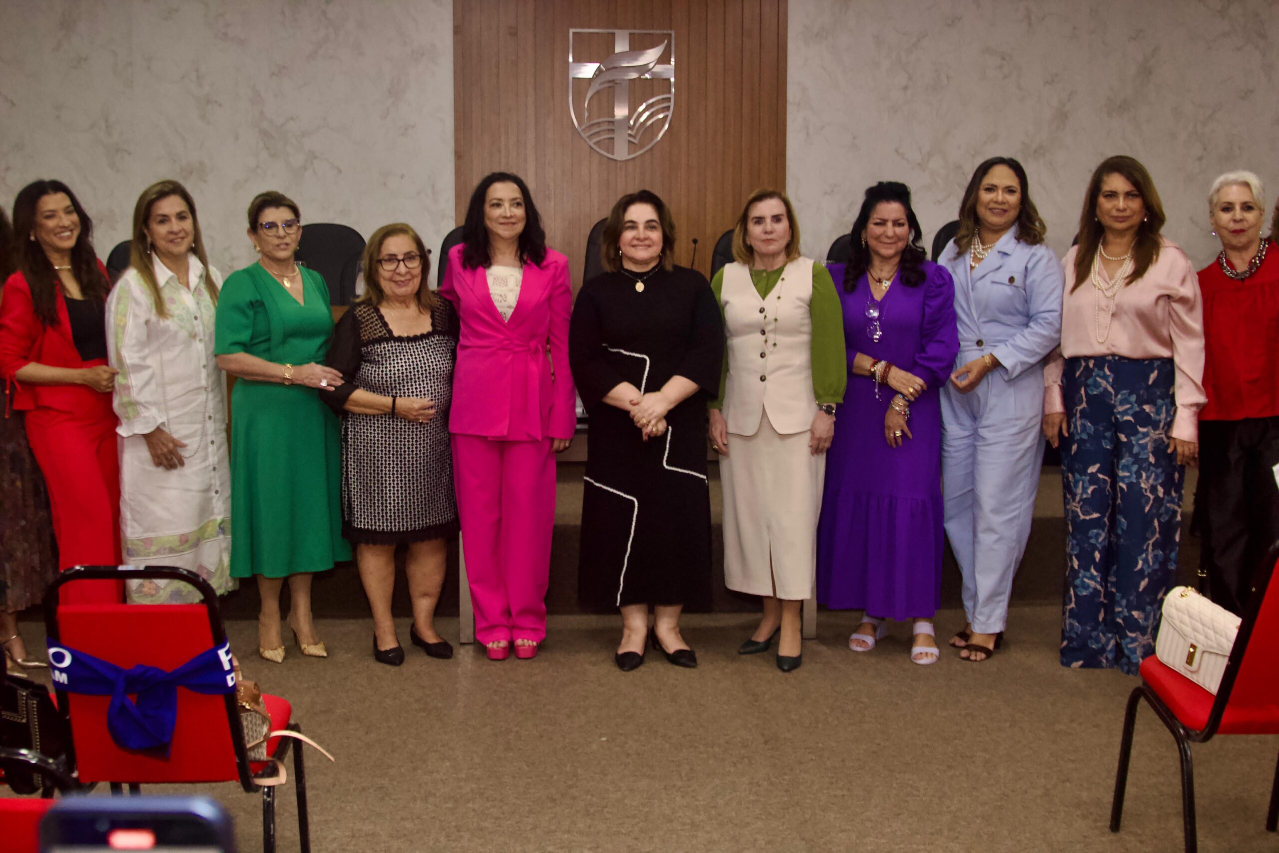 Maria do Carmo destaca liderança feminina em evento com mulheres do judiciário