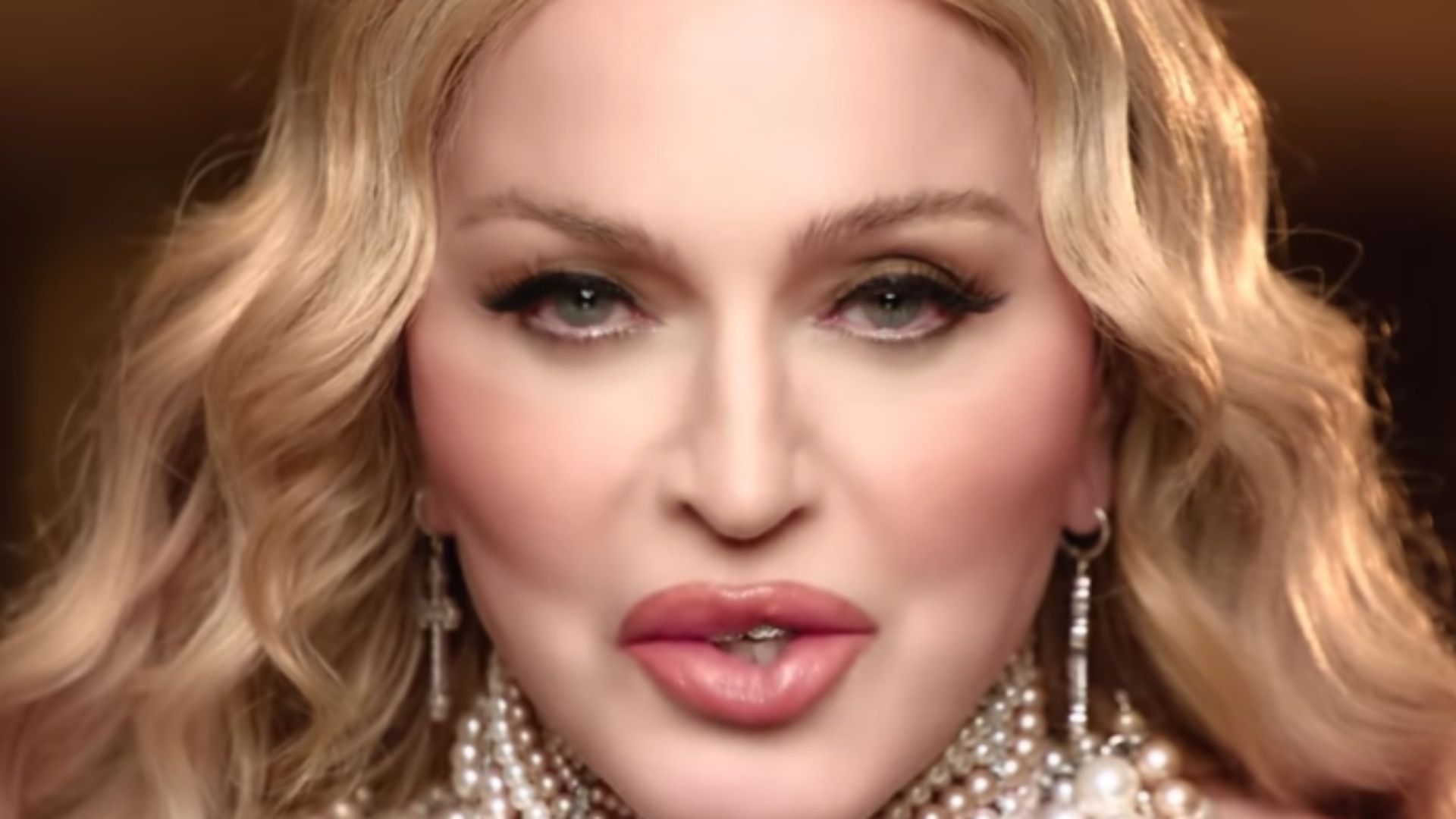 Madonna confirma vinda ao Brasil