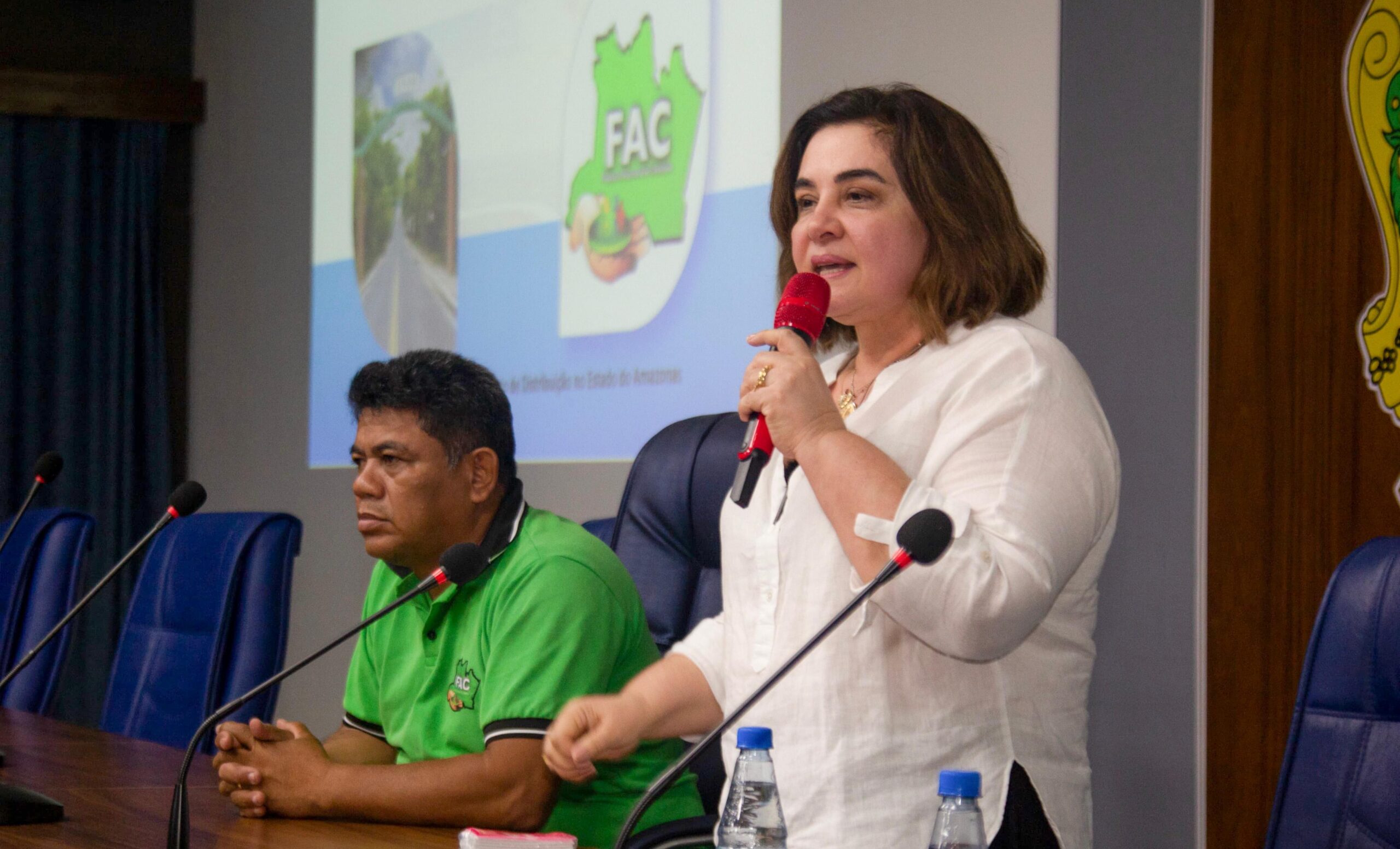 Pré-candidata à prefeita, Maria do Carmo fala da ‘Manaus do Futuro’ em Congresso de Lideranças Comunitárias