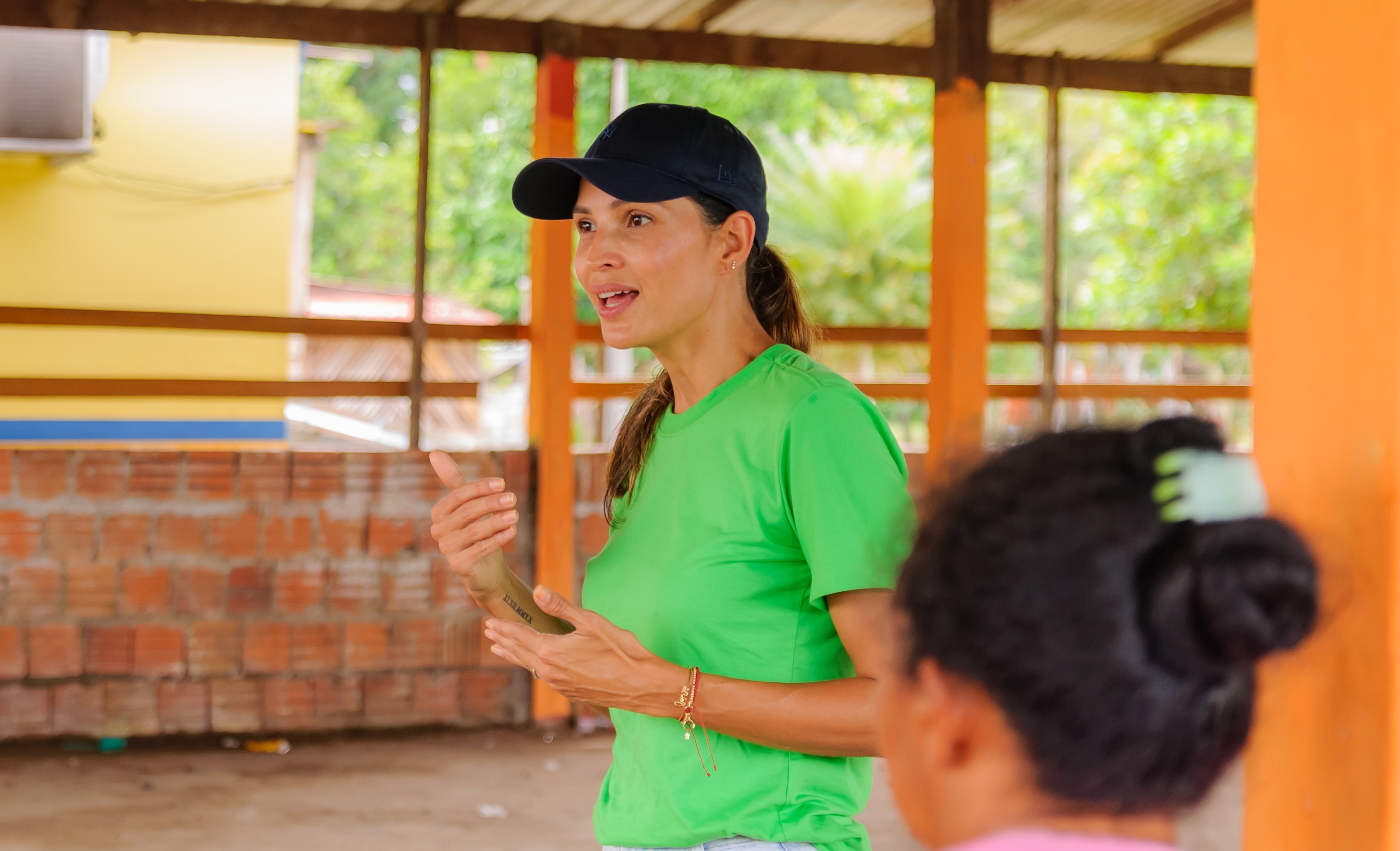 Voltada ao trabalho social, Michele Valadares visita comunidades rurais de Parintins