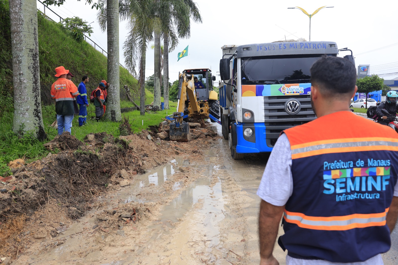 Prefeitura de Manaus inicia alargamento e implantação de nova pista na avenida General Rodrigo Otávio