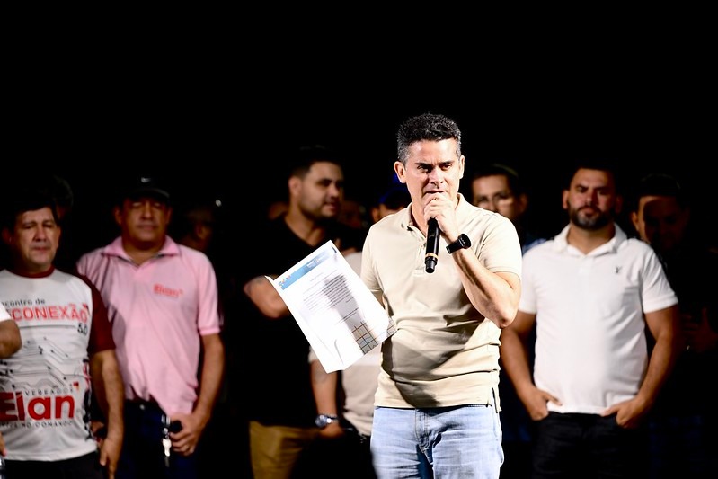 Prefeito assina termo que expande programa ‘Manaus Legal’ e garante registro de imóveis aos moradores do bairro Zumbi dos Palmares