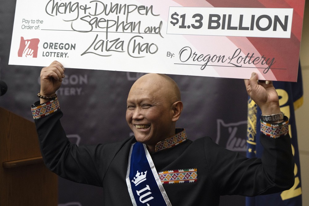 Imigrante do Laos que luta contra câncer leva R$ 6,6 bilhões em loteria nos EUA