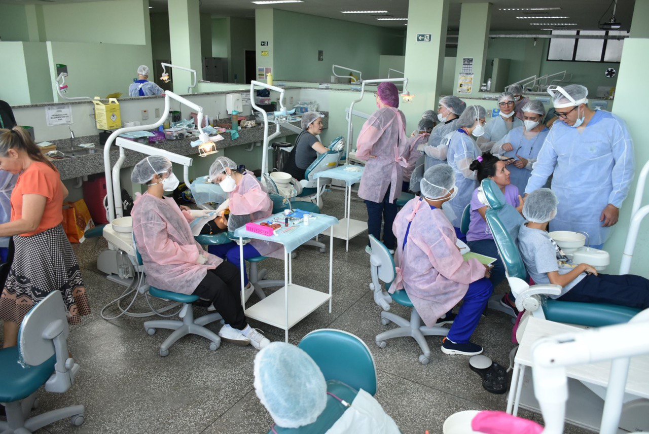 Projeto da UEA realiza atendimento odontológico a pacientes vítimas de traumas