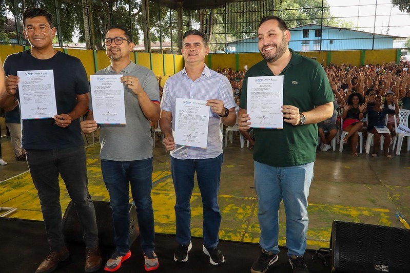 Prefeitura de Manaus entrega mil registros de imóveis aos moradores do bairro Colônia Antônio Aleixo