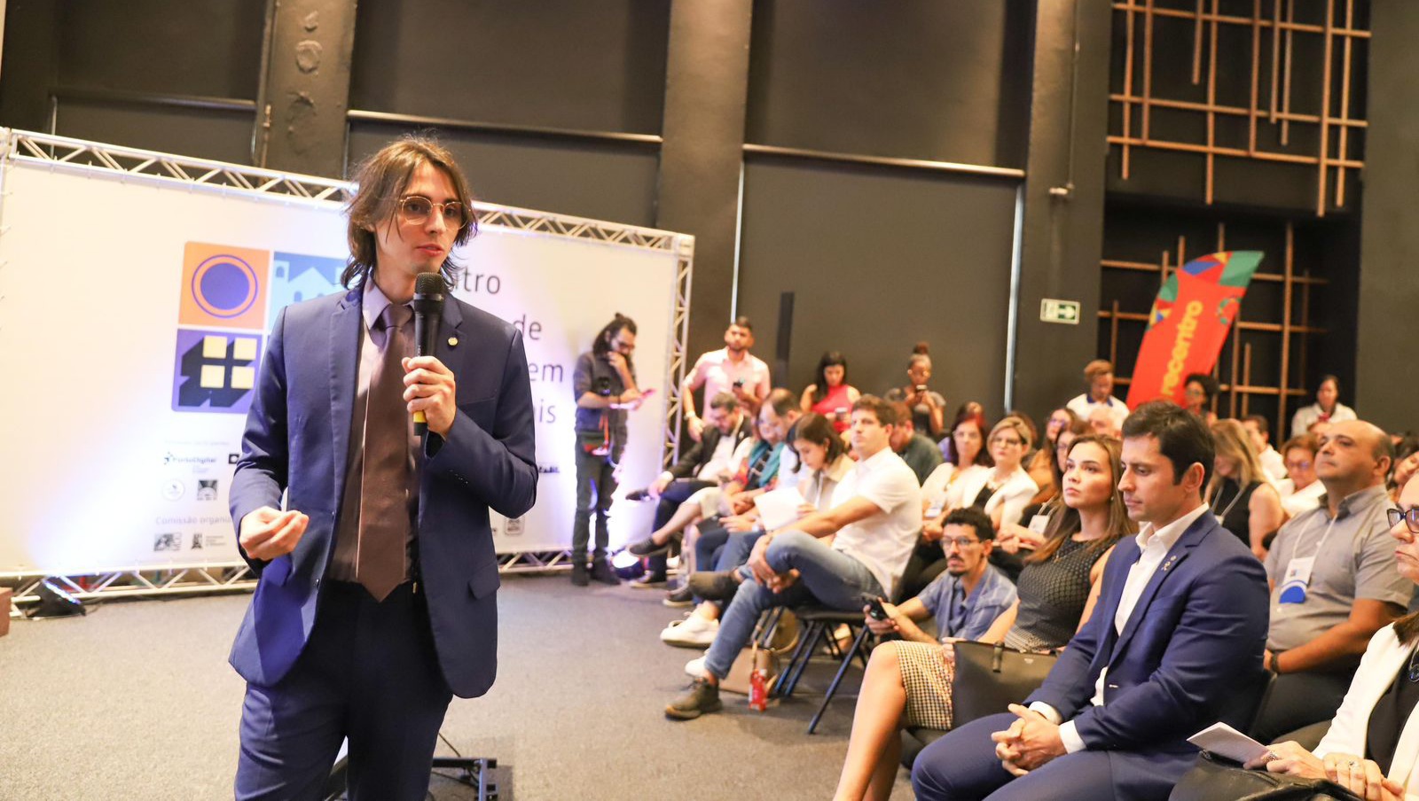 Em viagem a Recife, Amom Mandel anuncia propostas inovadoras para Manaus
