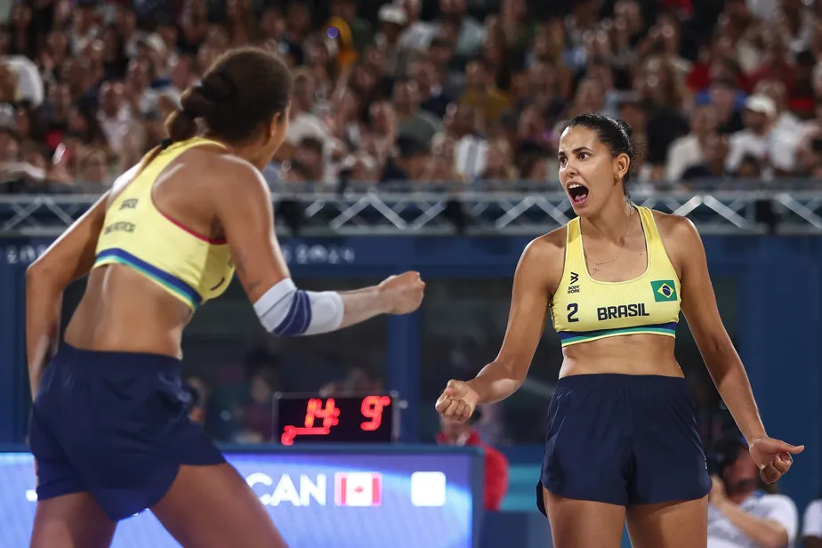 Duda e Ana Patrícia conquistam medalha de ouro no vôlei de praia olímpico