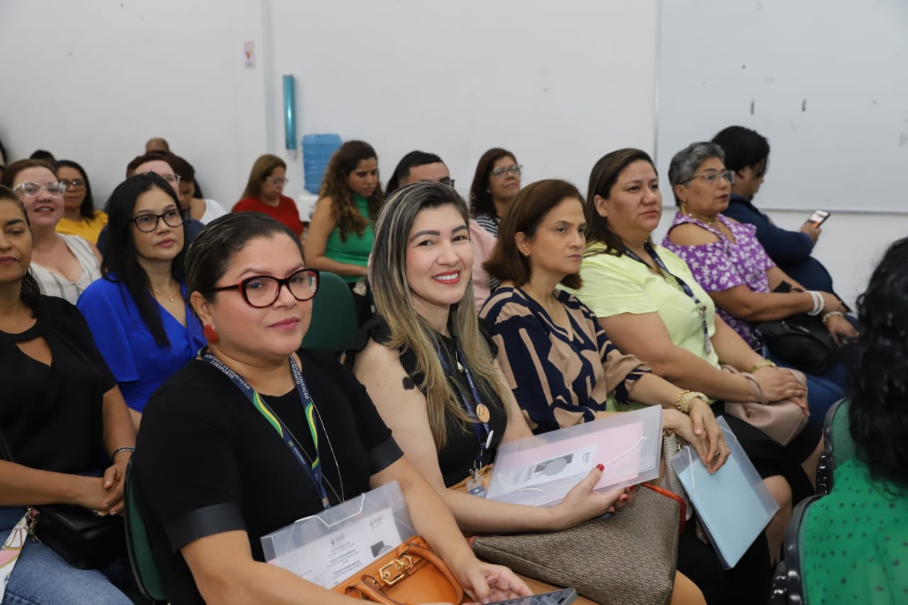 Professores da rede estadual recebem ciclo formativo referente ao Dia Internacional da Superdotação