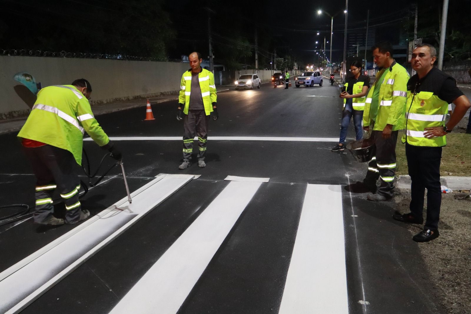 Lóris Cordovil, Constantino Nery e Pedro Teixeira recebem nova sinalização viária