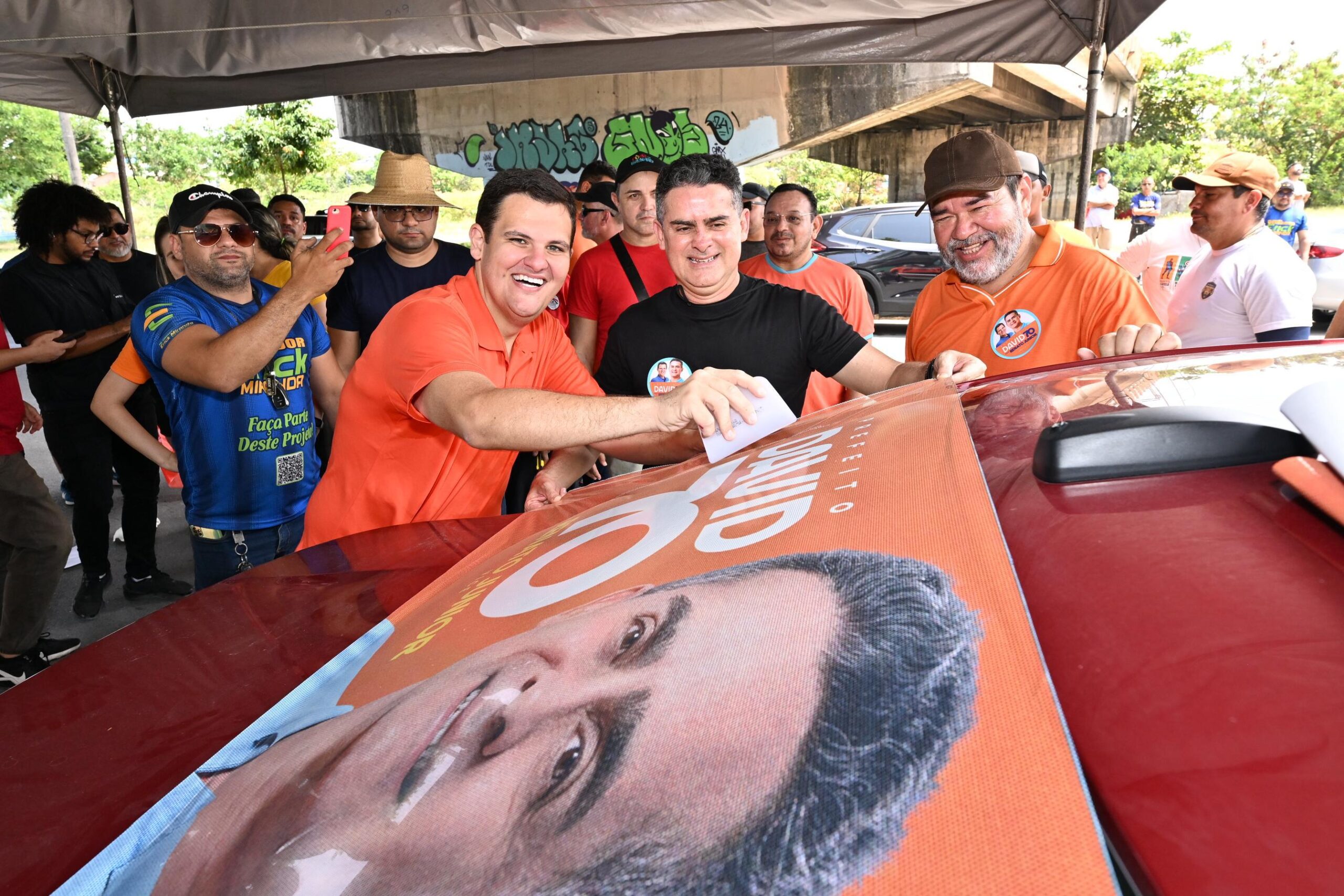 Adesivaço da Coligação “Avante, Manaus” de David Almeida chega na zona sul nesta quarta (21/08)