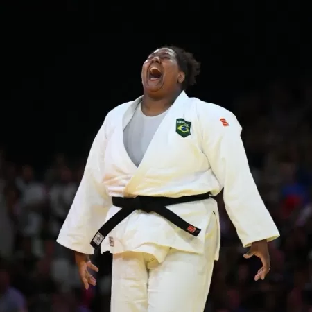 Bia Souza vence final e leva primeiro ouro do Brasil em Paris