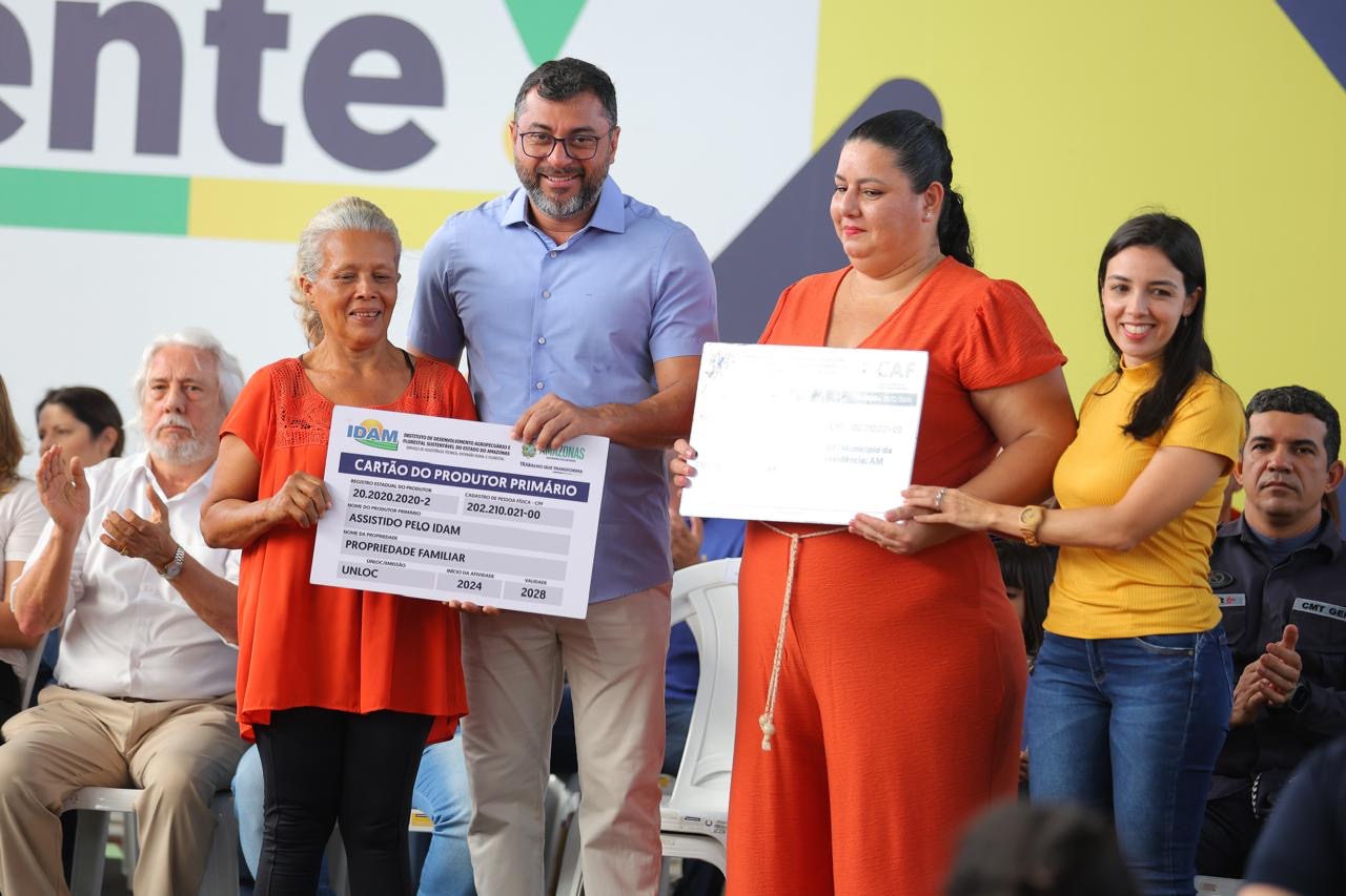 Wilson Lima participa da 13ª edição do Governo Presente com serviços ofertados pela Carreta da Saúde, na zona leste