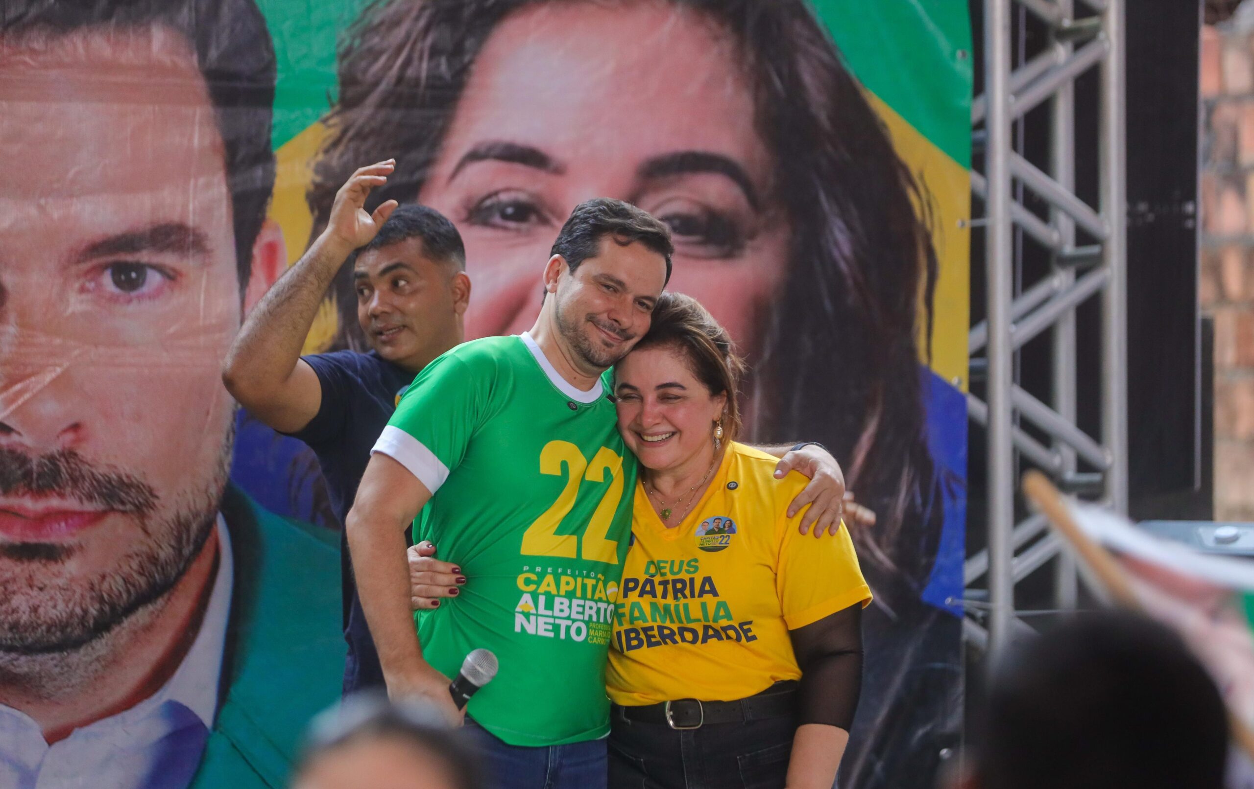 Tropa do 22 toma conta das ruas da Colônia Antônio Aleixo: ‘quando o povo quer, aí não tem jeito’