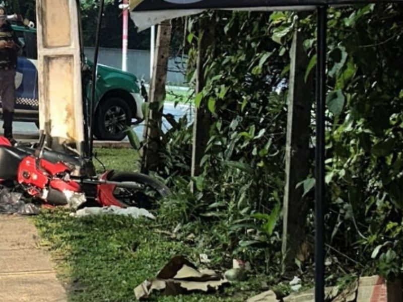 Motociclista morre após colisão contra poste em Manaus