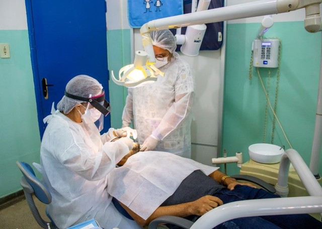 Dentistas de graça em Manaus: confira UBSs que atendem após horário comercial e aos sábados