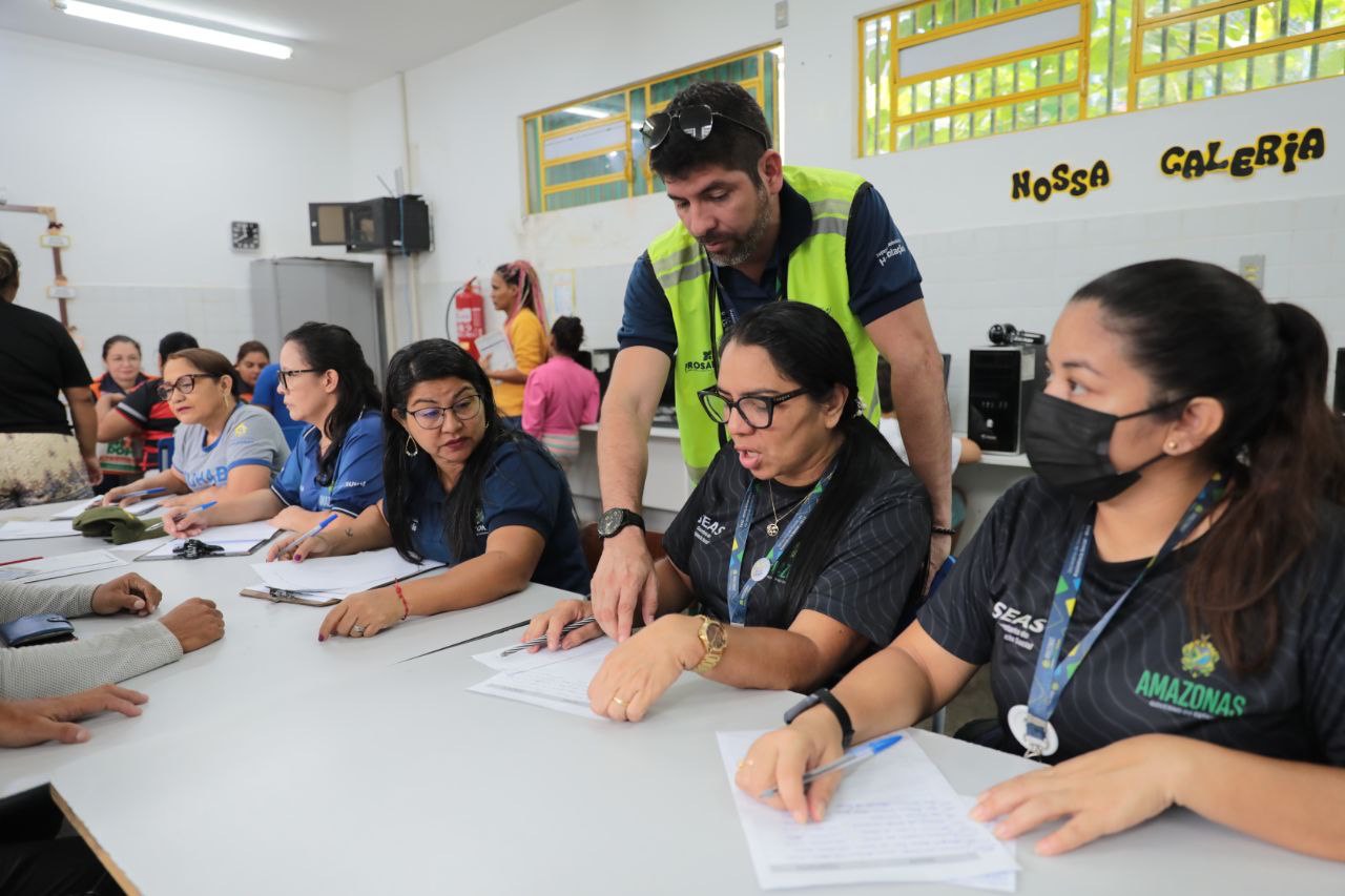 Governo do Amazonas monta força-tarefa para atender famílias atingidas pela chuva em Manaus